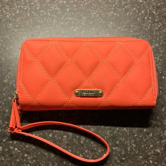 Nicole Miller wallet - Picture 1 of 7